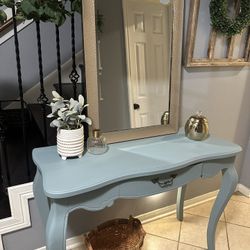 Entry Table And Mirror 