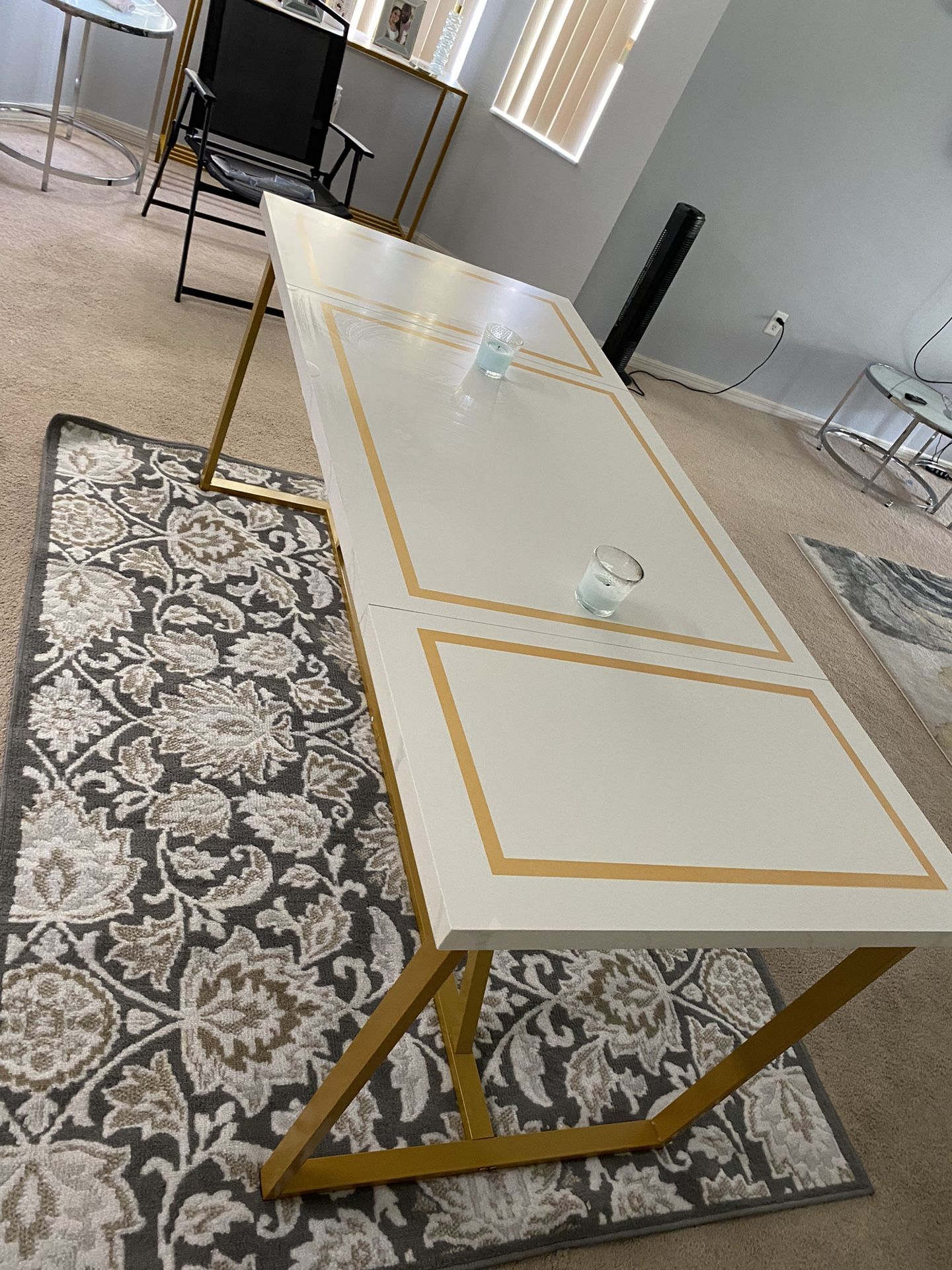 Kitchen table Gold and white
