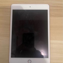 iPad 5th Gen and Samsung Tablet