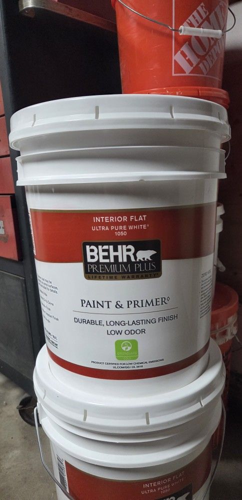 Behr Ultra Pure White Interior Flat Paint 