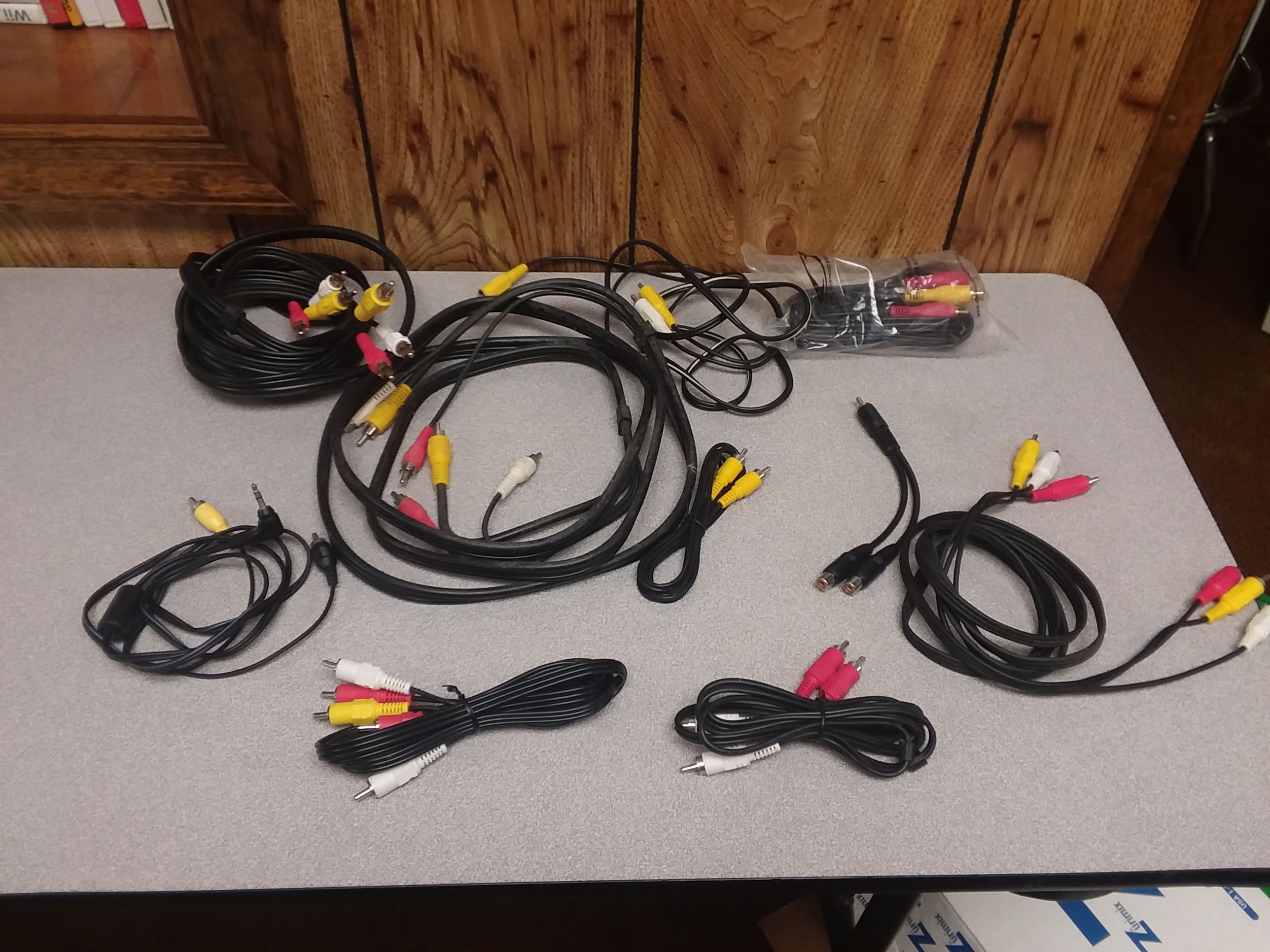 Cables Reds, Yellow, Whites