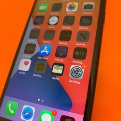 Apple iPhone 7 128GB UNLOCKED -Open to all carriers!!!