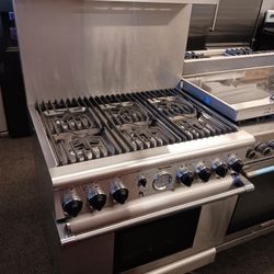 Thermador Professional 36” Gas Range ! 