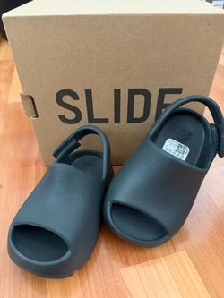 Infant Yeezy Slides Size 6 Infant