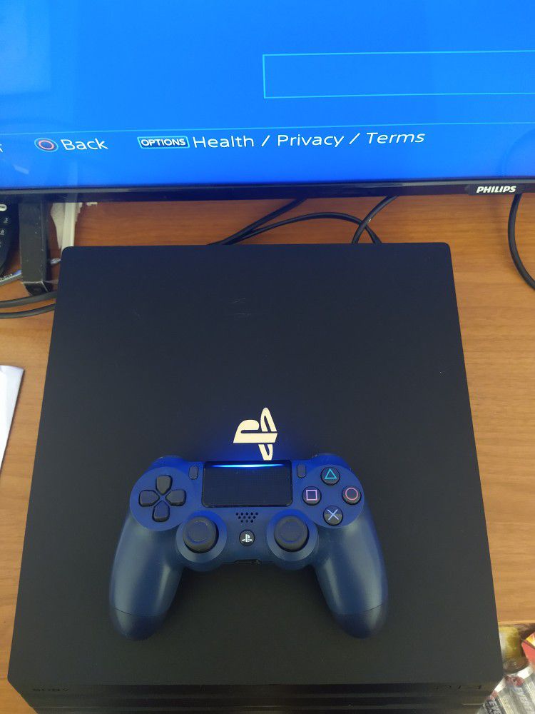 Ps4 pro 1TB W/ Controller 