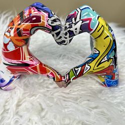 🎨 Modern Graffiti-Style Heart Sculpture – Vibrant Art  Decor