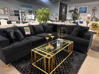 Beautiful black couch! $1999 ☎️🖤✨