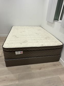 King Size Mattress Pillow Top New 12”new 