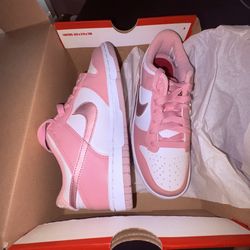 Nike Dunk Low GS 35$