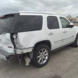 2008 GMC Yukon For Parts 