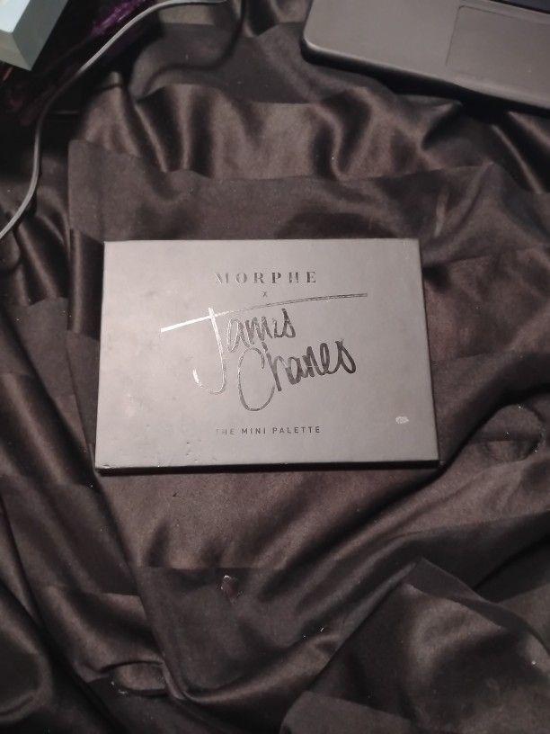 James Charles Mini Morphe Palette