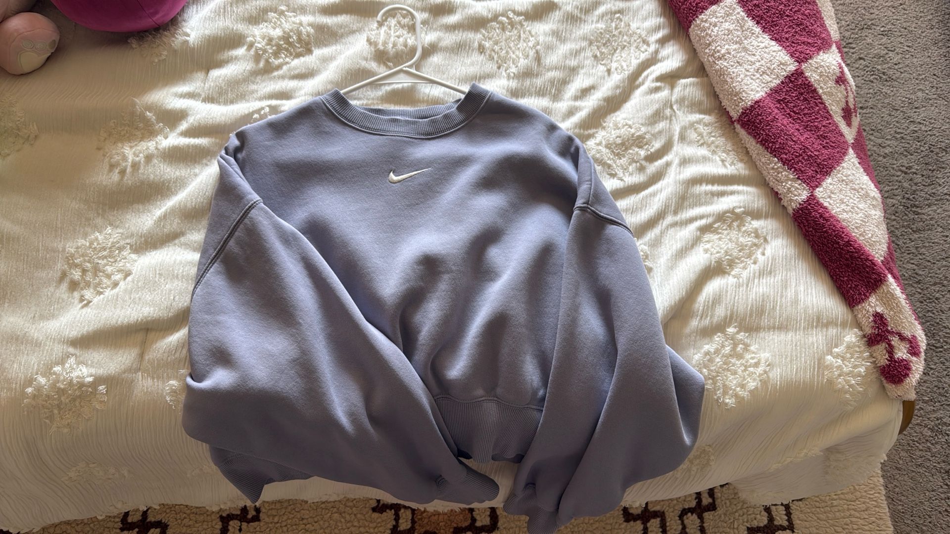Women’s Cropped Nike Crew (Size Small)