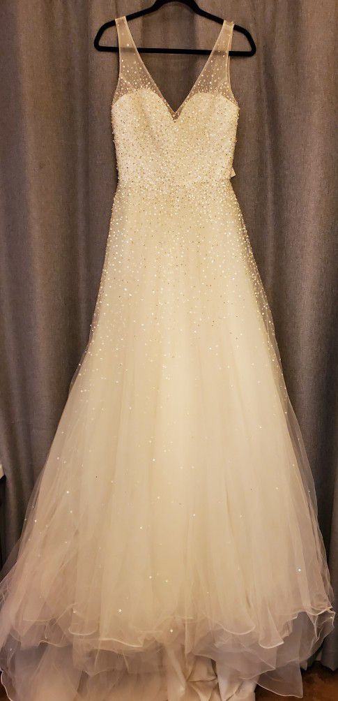 Brand New David's Bridal Wedding Dress Size 8