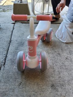 Bike for toddler with lights on the back wheels