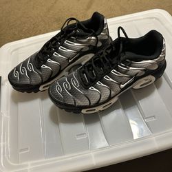 Airmax Plus Size 8 
