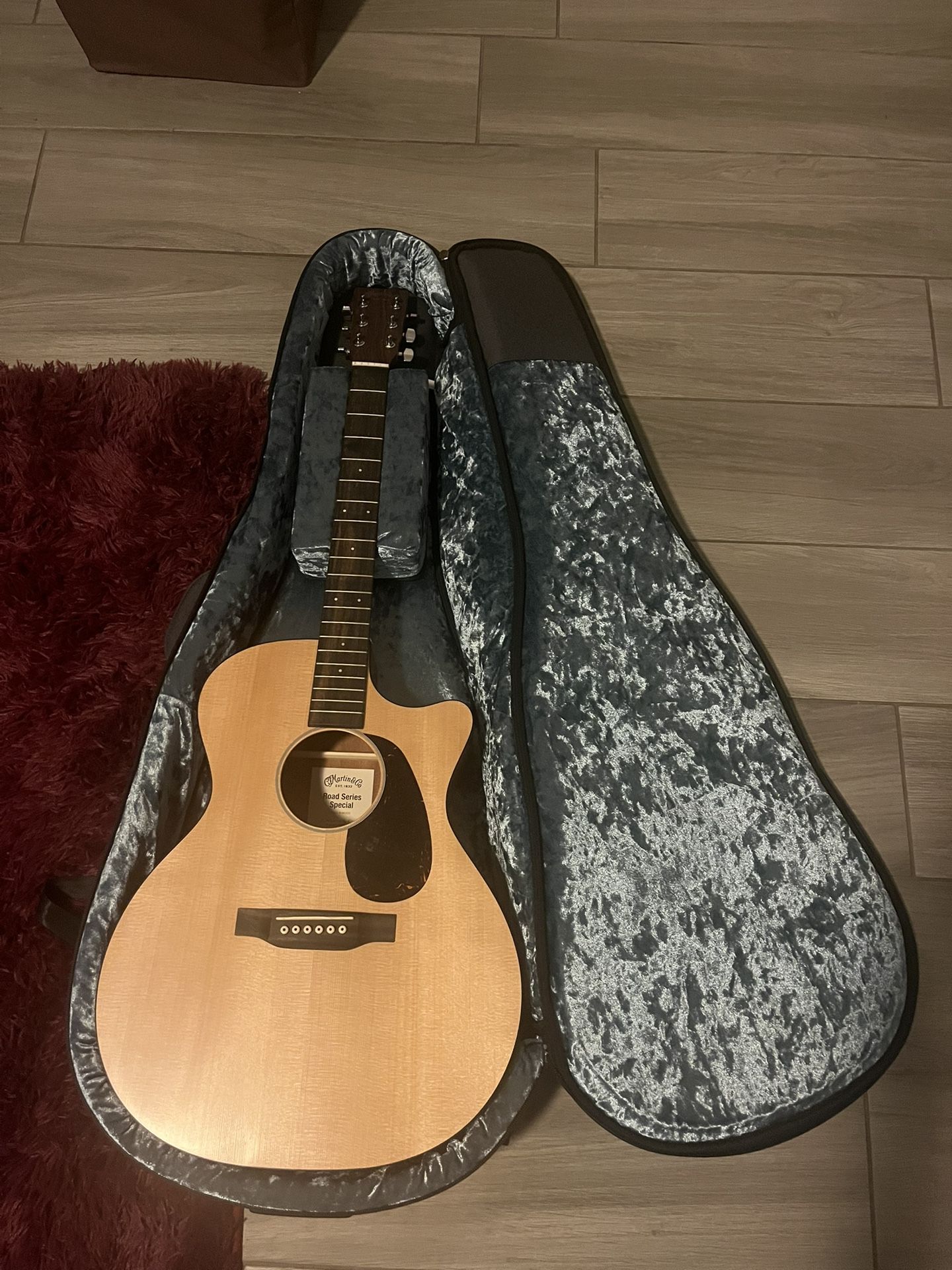 Martin Acoustic Guitar Road Series Special Acoustic Electric