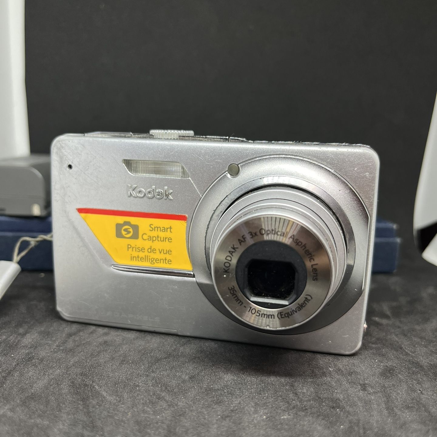 Kodak EasyShare M340 10.2 Mega Pixels 3x Optical Zoom Compact 