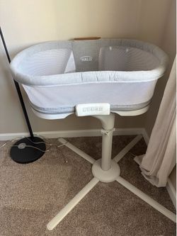 Halo BassiNest® Luxe Swivel Sleeper Bassinet