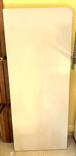 6’ x 2.5’ Folding Legs Tanle