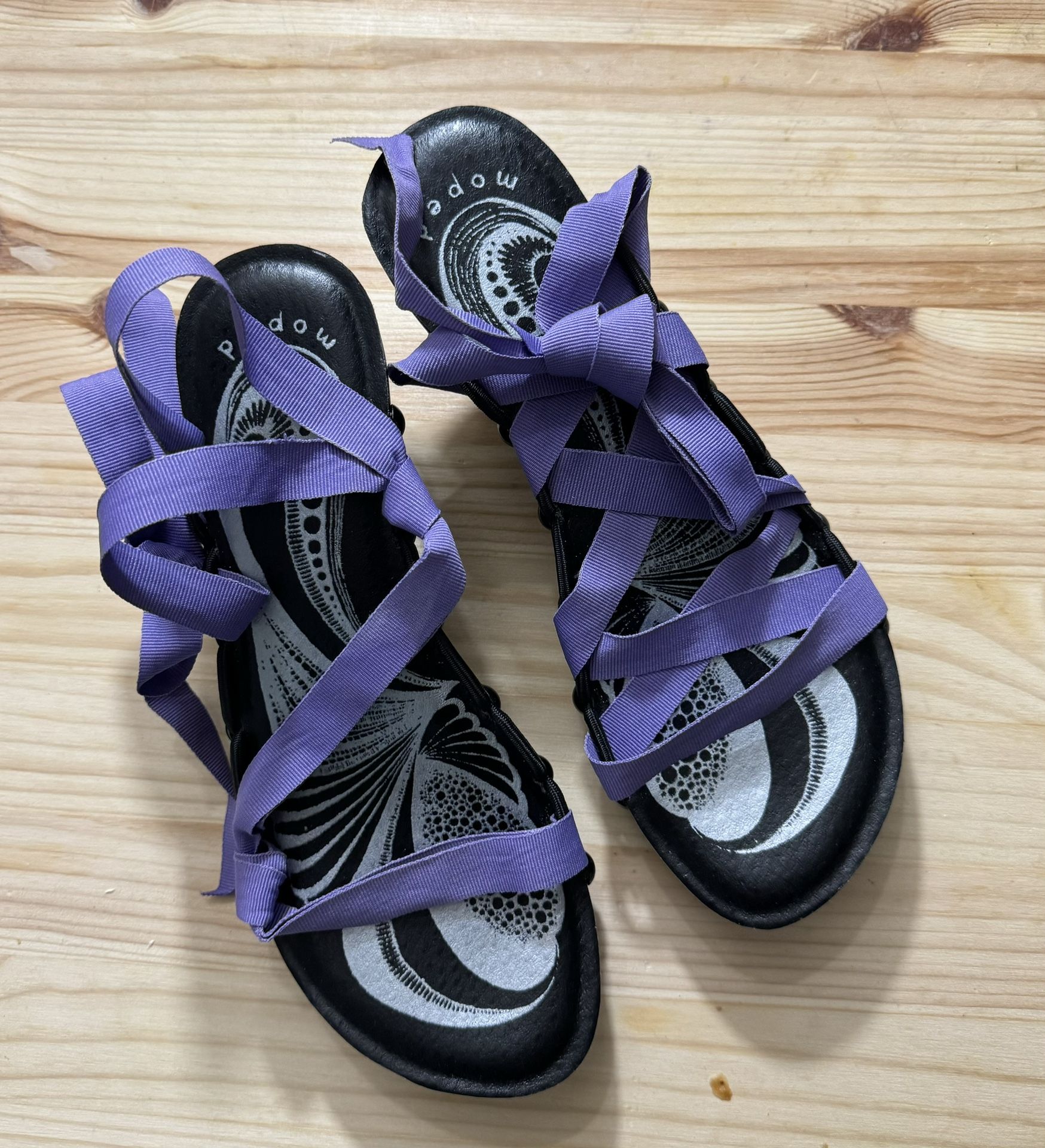 Mohop  Interchangeable Ribbon  Kitten Heel Sandals Size 8 