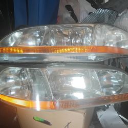 Par De Faros Originales De Honda Accord Del 98 al 2002 Buenas Condiciones $40 