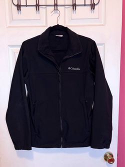 Columbia NWOT Womenβs Black Jacket Size S Full Zip