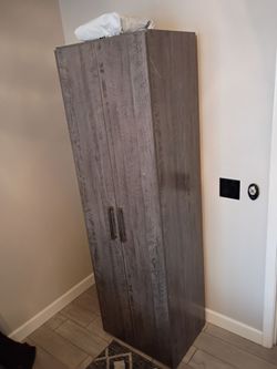 2 Wardrobe Closets