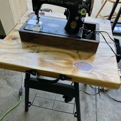 1927 Singer Sewing Machine With Table 