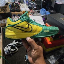 Nike Sabrina 1 The Debut Oregon Ducks Basketball Shoes Women's Size 11.5 Or Men's Size 10 Great Condition 
