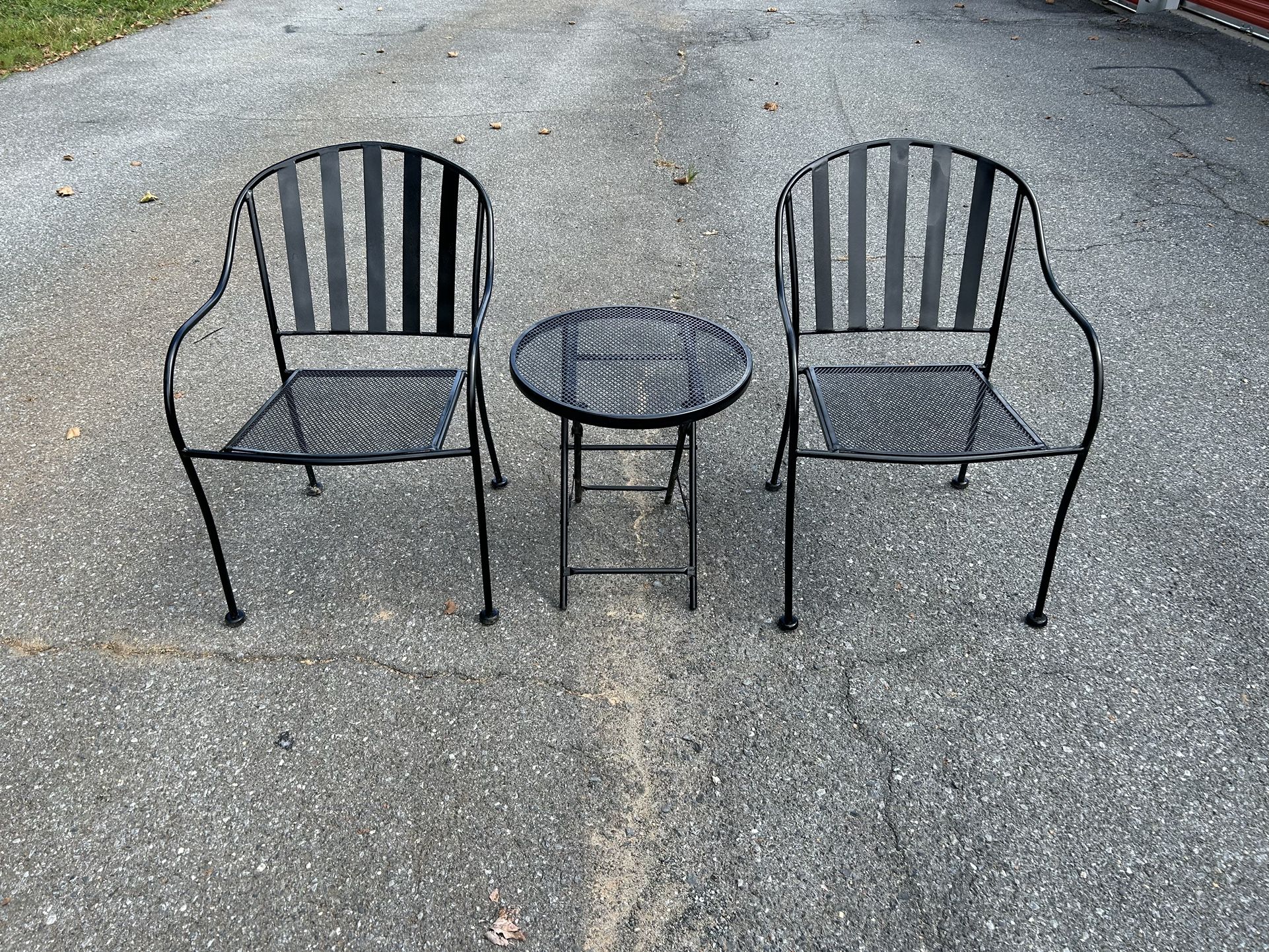 Beautiful Metal Bistro Set 2 Chairs and Round Side Table **