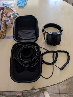 Beyerdynamic DT 1990 Pro headphone