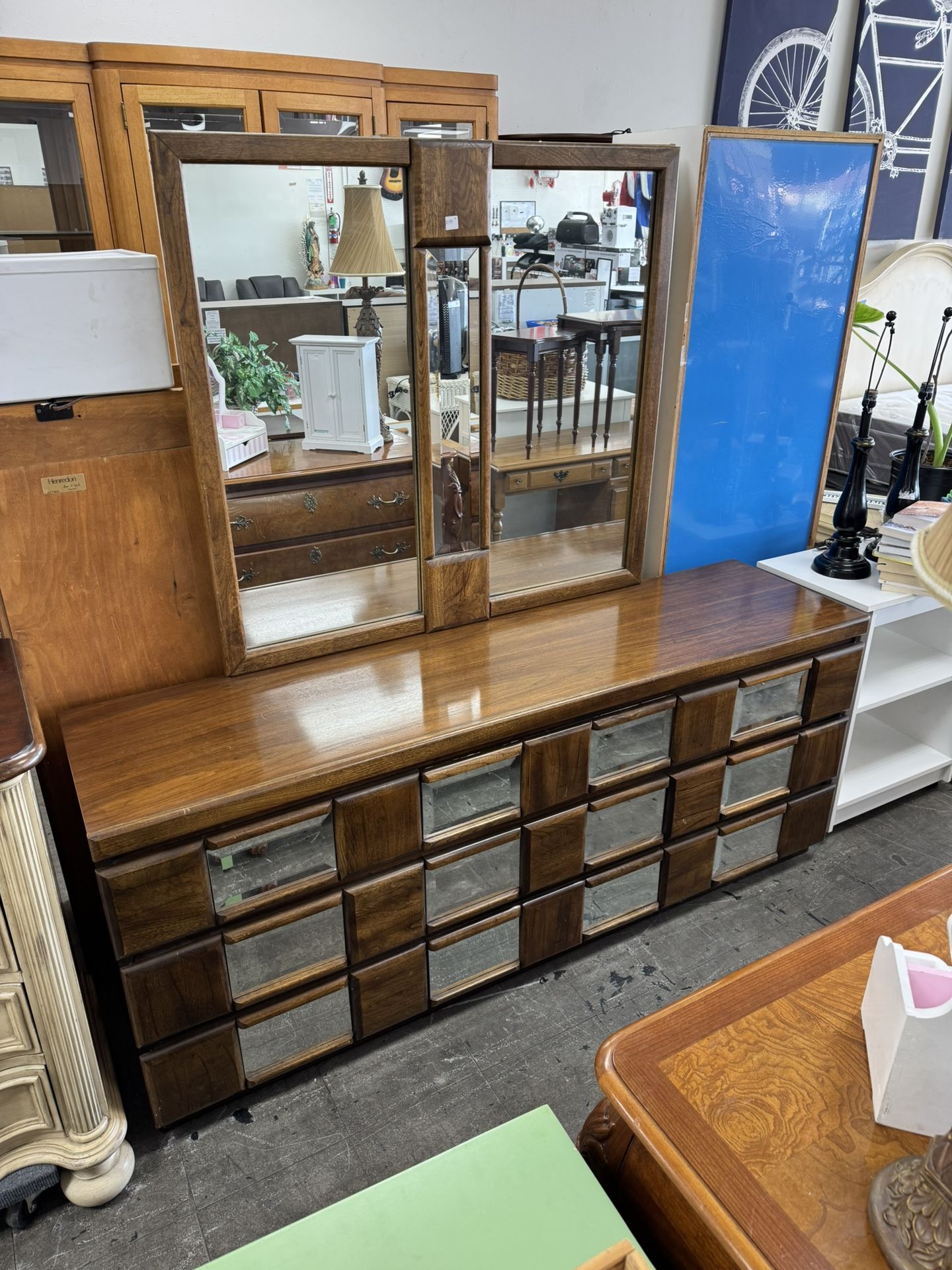 Vintage 9 Drawer Dresser with Mirror, Wood/Mirror Panel Design