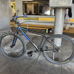 Fixed throne 29er TRADES ONLY