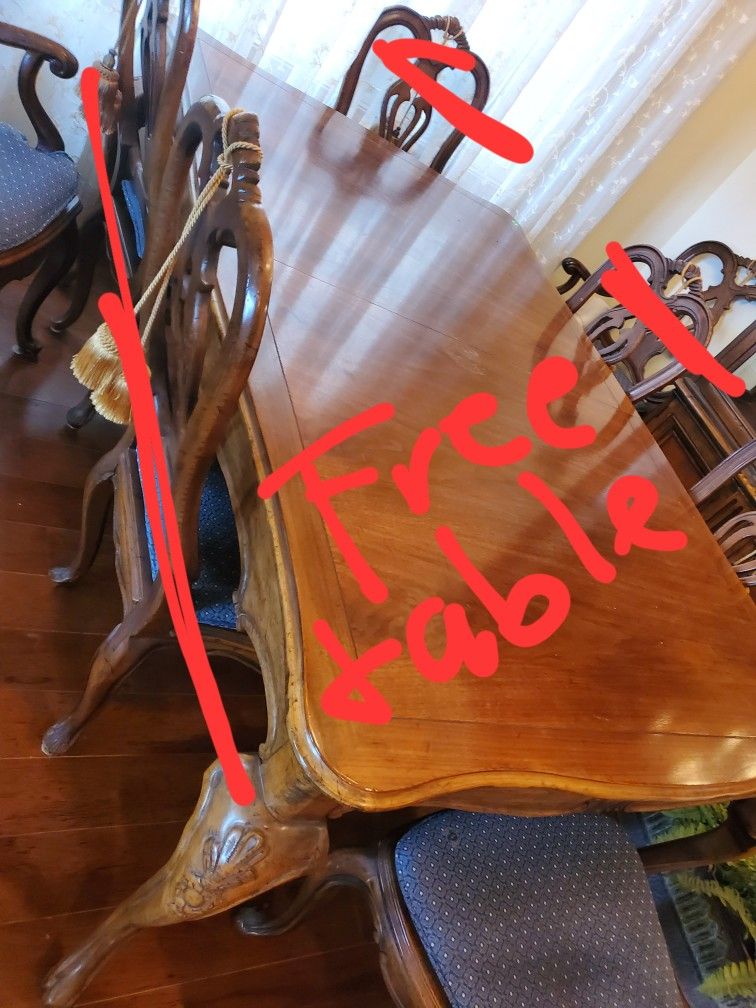 Free Dining Table