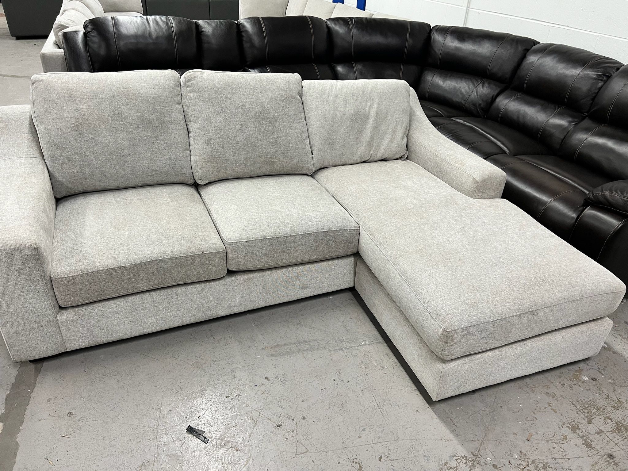 Thomasville Dillard Reversible Chaise Sofa Couch Sectional - Free Delivery 