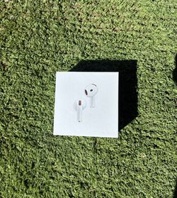 AirPods 4