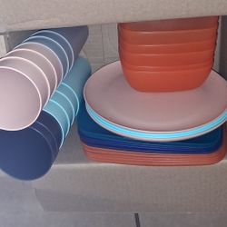 Plastic Dishes