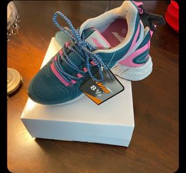 New Avia Ladies Gym Shoes Size 8.5