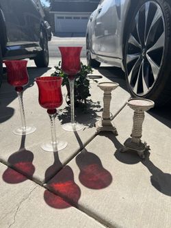 Candleholders and wagon with Ivy flowers