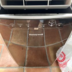 Honeywell 12000 BTU Portable AC, Dehumidifier, Fan for Rooms Up To 400-550 Sq. Ft.