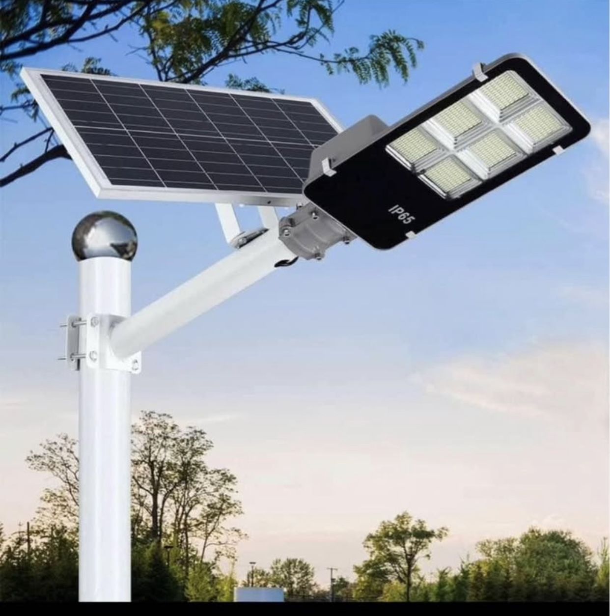 300 Watt Solar Street Light