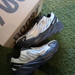 Adidas Yeezy Boost 700 MNVN “Bone” – Size 9.5M