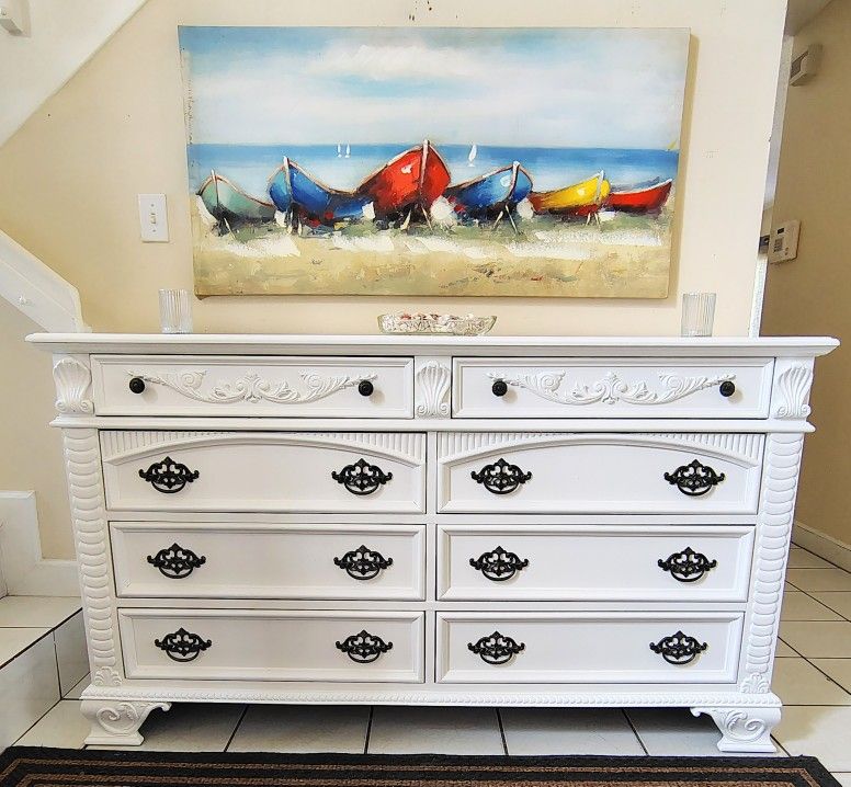 SOLID WOOD DRESSER 8 DRAWERS DELIVERY AVAILABLE 