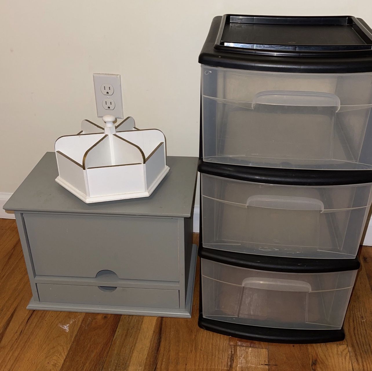 Mail Organizer/ Plastic drawers