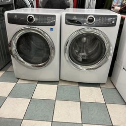 Electrolux Washer And Dryer Set( Delivery Available)