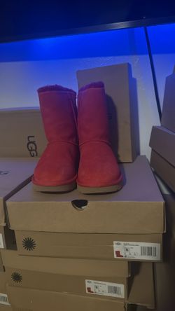 UGG BOTAS. Size # 6. $ 75