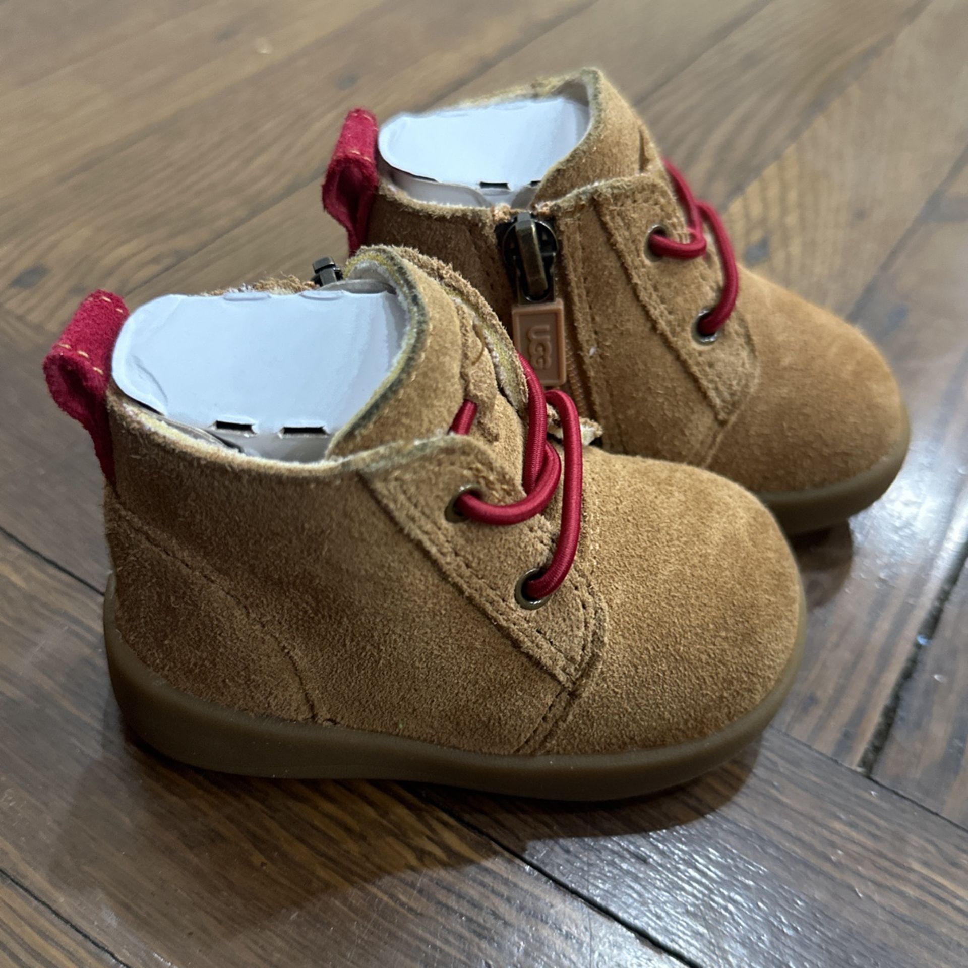 New Baby Ugg Boots Size 02/03