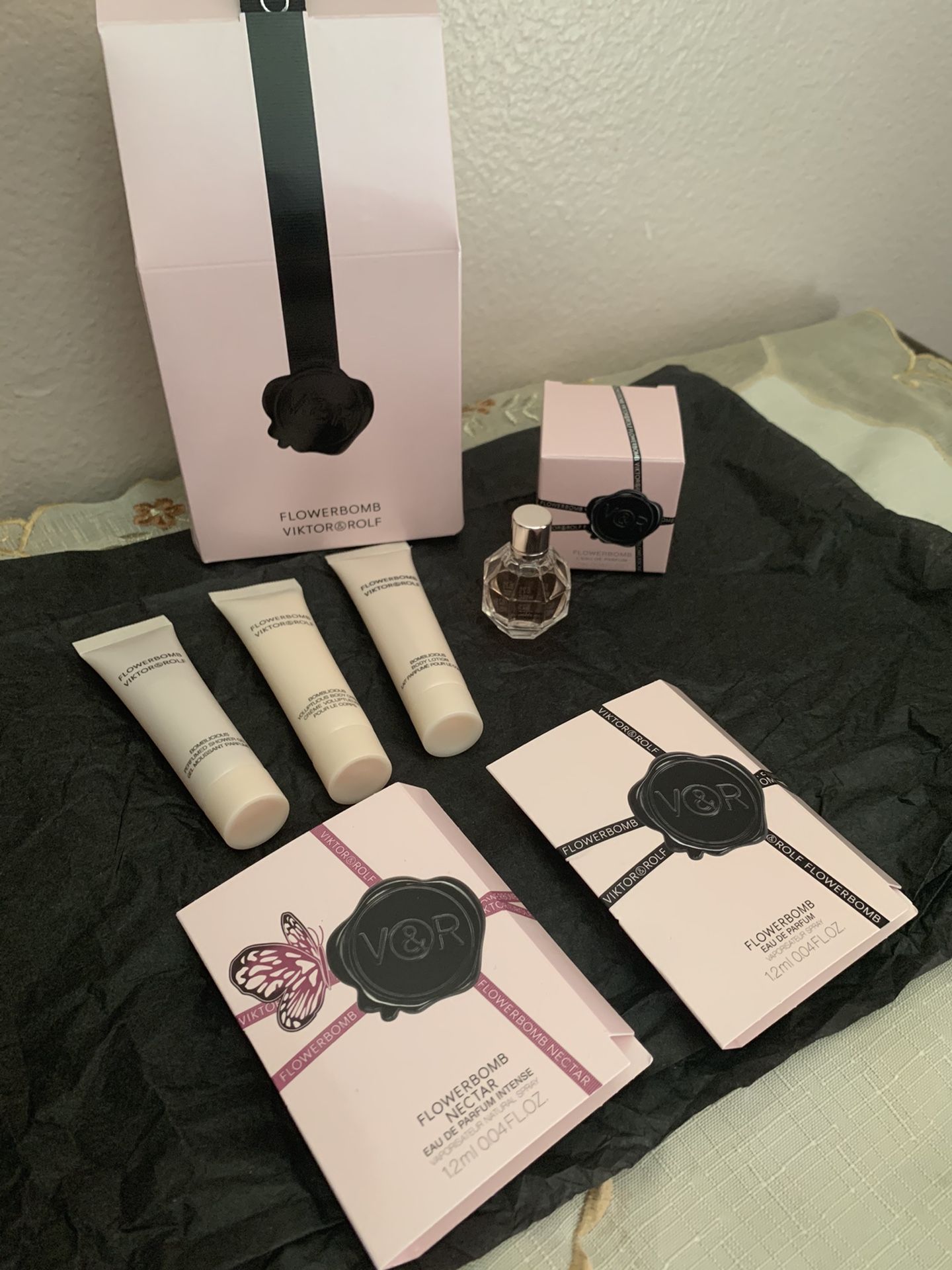 FlowerBomb mini Parfum Set