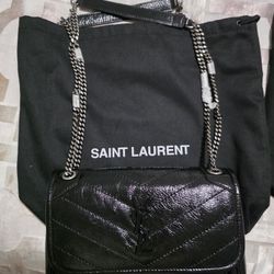 Yvis SAINT Laurent Black Bag