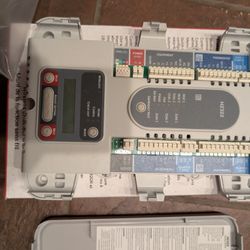 Honeywell TrueZONE® HZ322 Panel ( Operates 3 zones)  Like New.